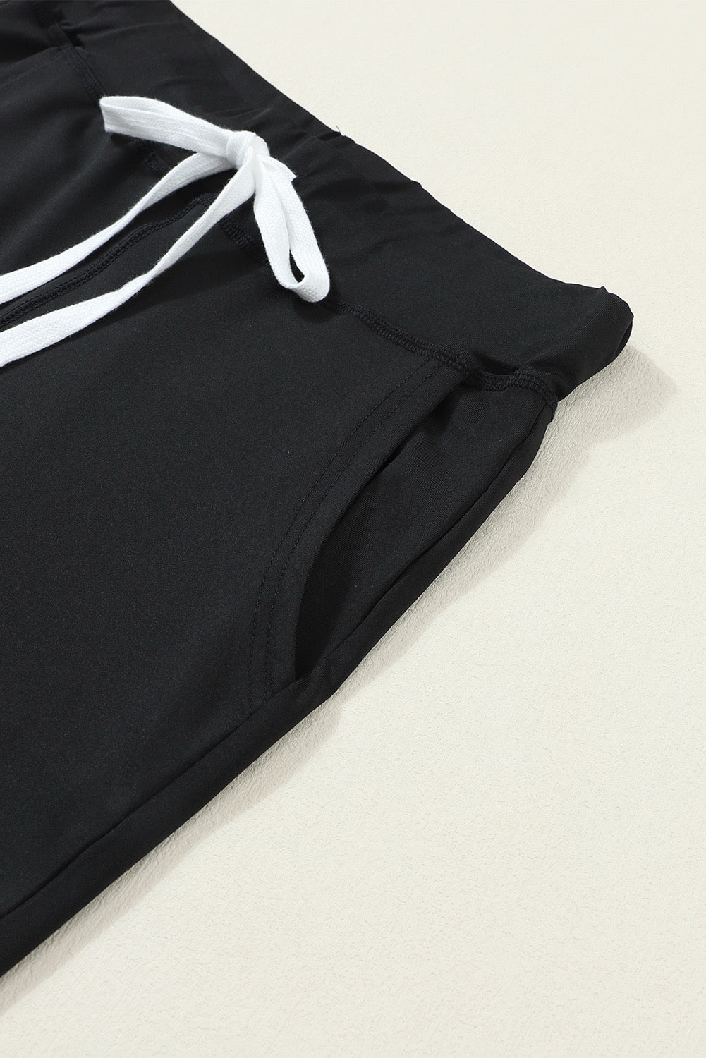 BLACK POCKET JOGGER
