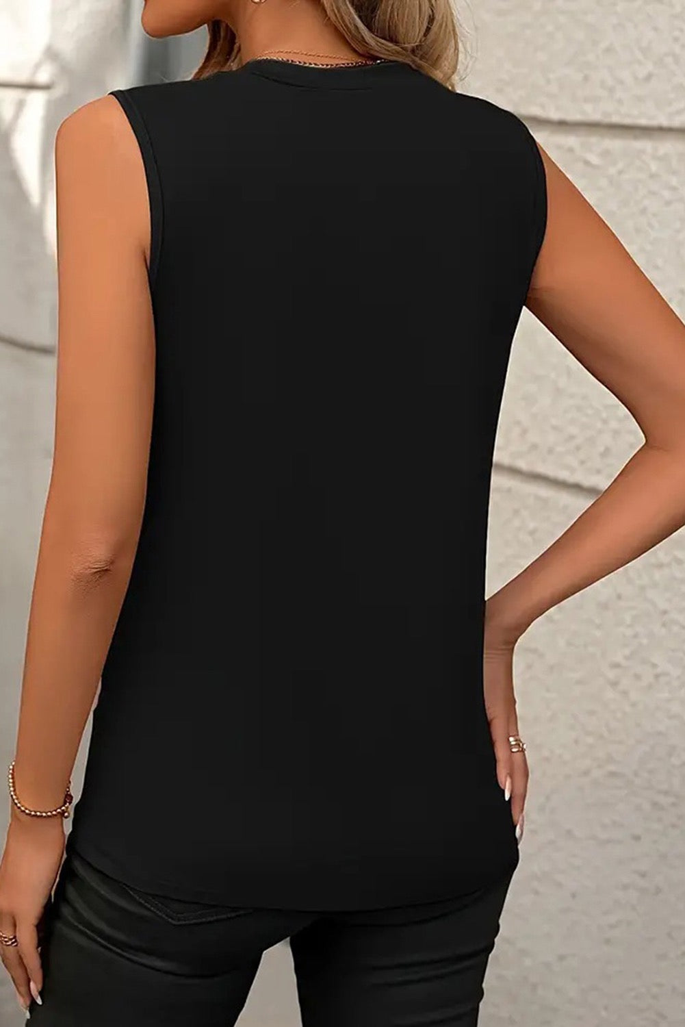 BLACK PLEATED TANK