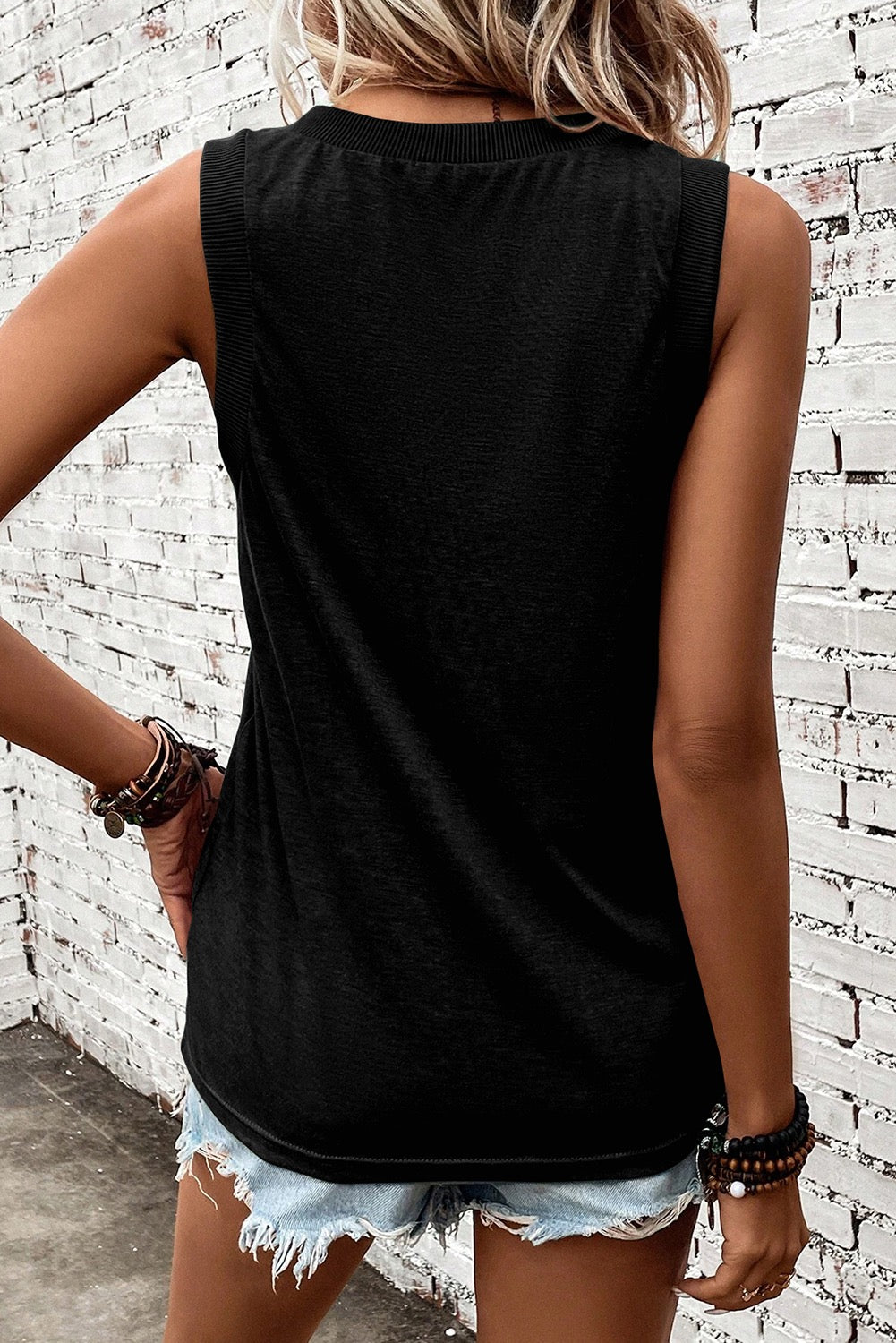 BLACK VNECK TANK