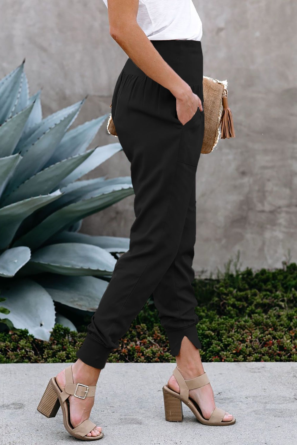 BLACK RELAXED FIT JOGGER