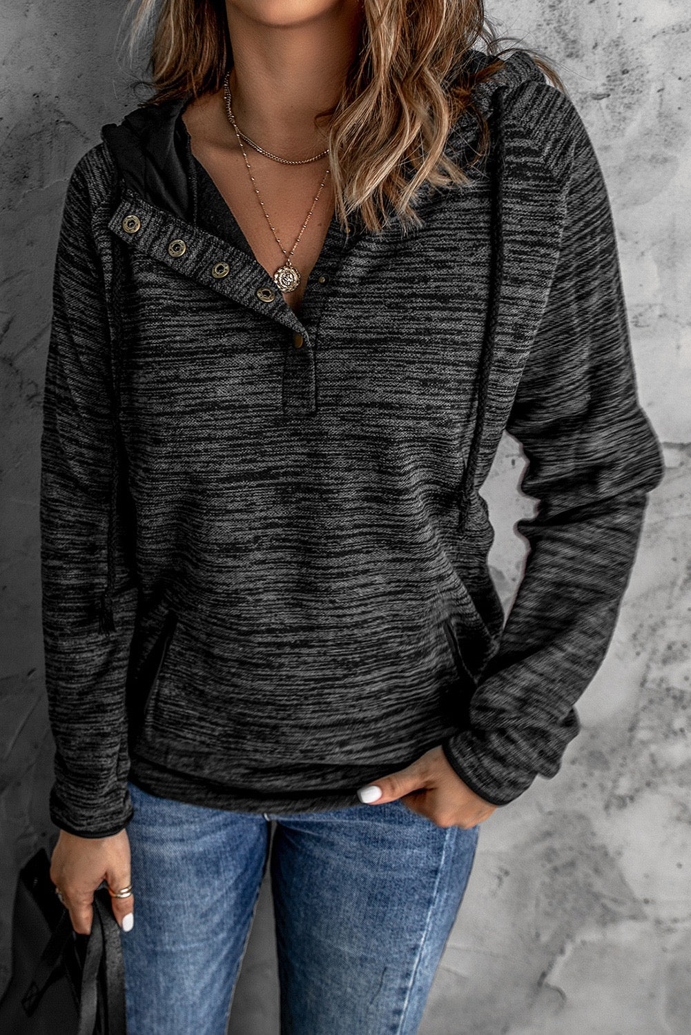 BLACK HEATHER SNAP BUTTON HOODED PULLOVER
