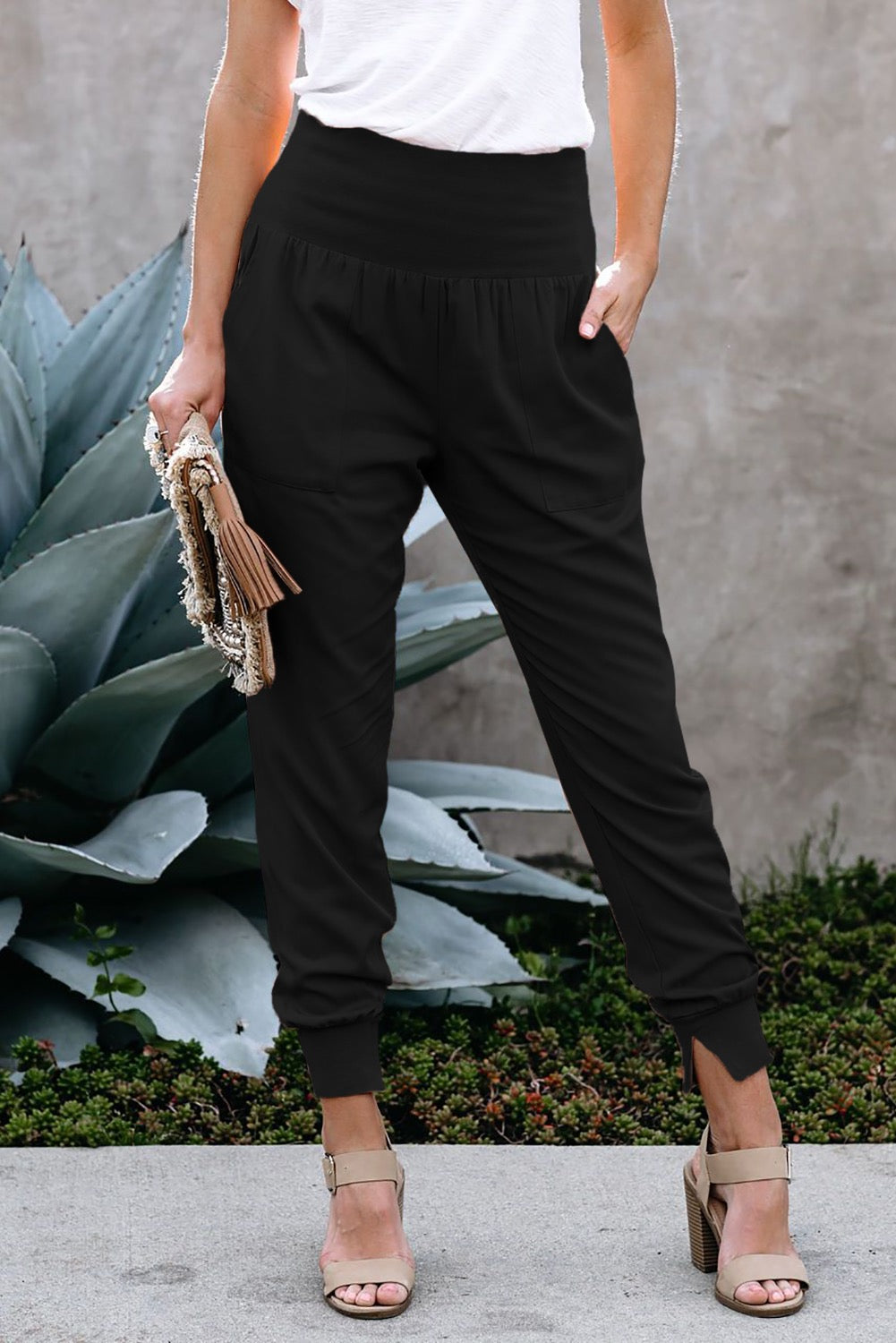 BLACK RELAXED FIT JOGGER