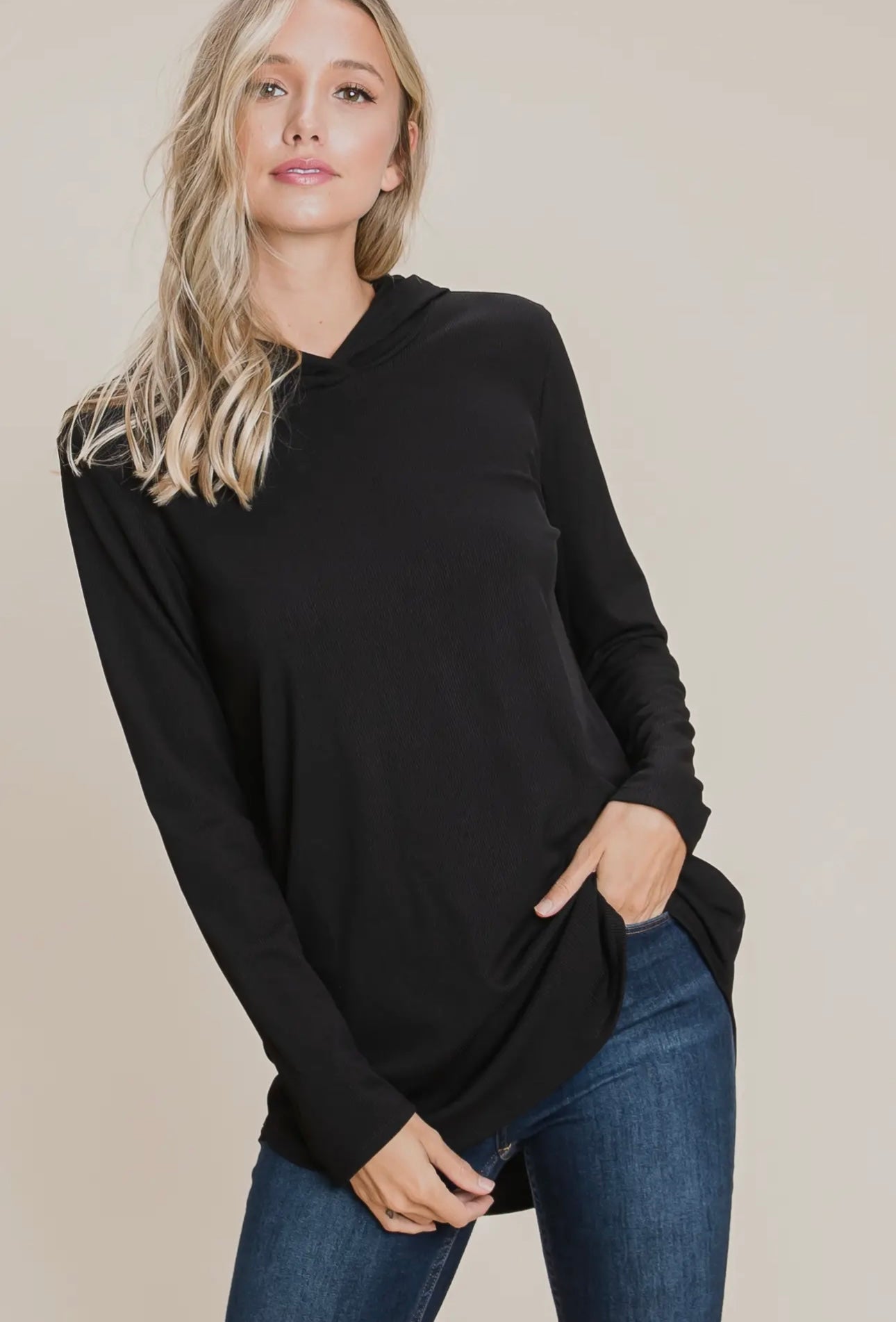 BLACK RIBBED HOODED TOP