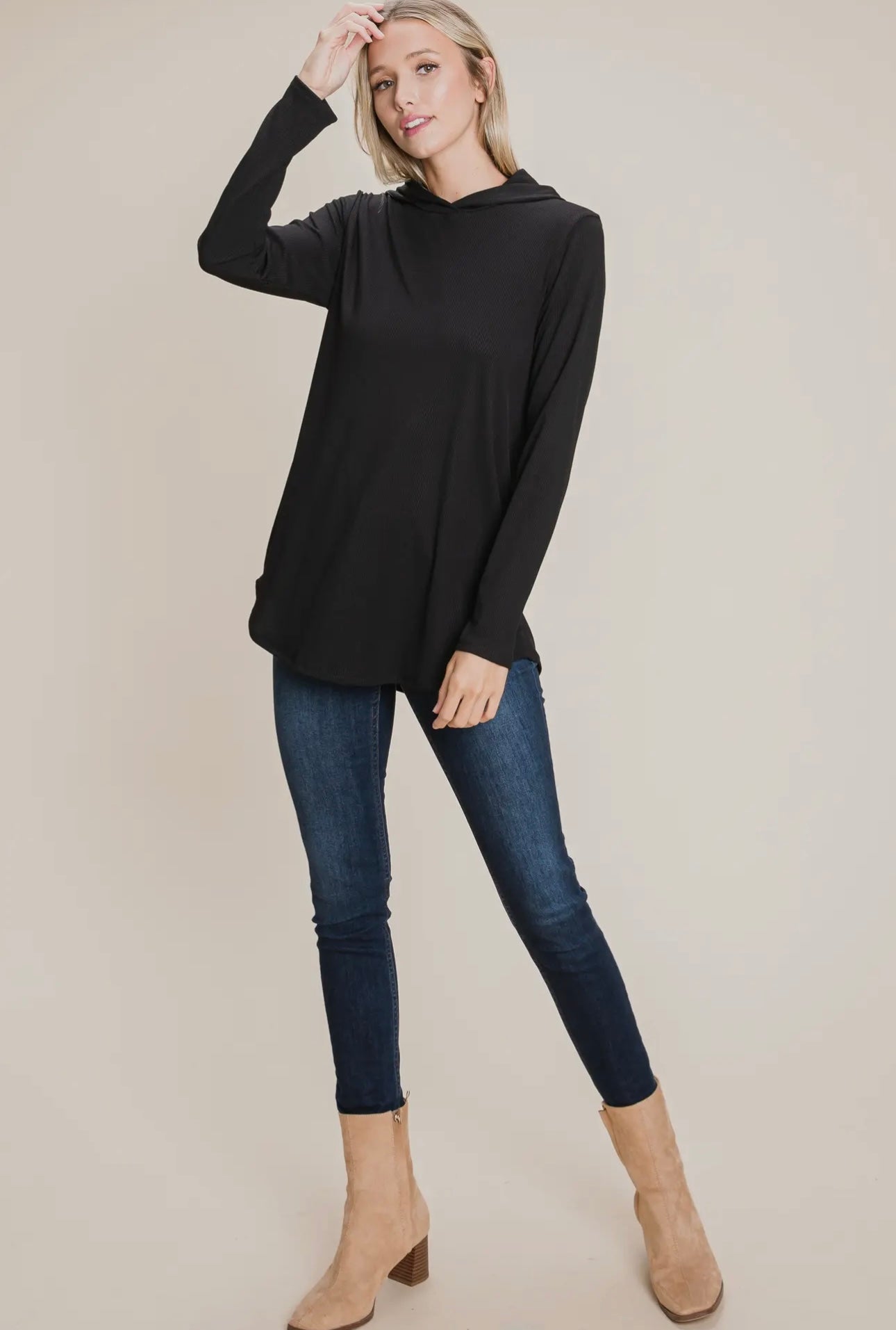 BLACK RIBBED HOODED TOP