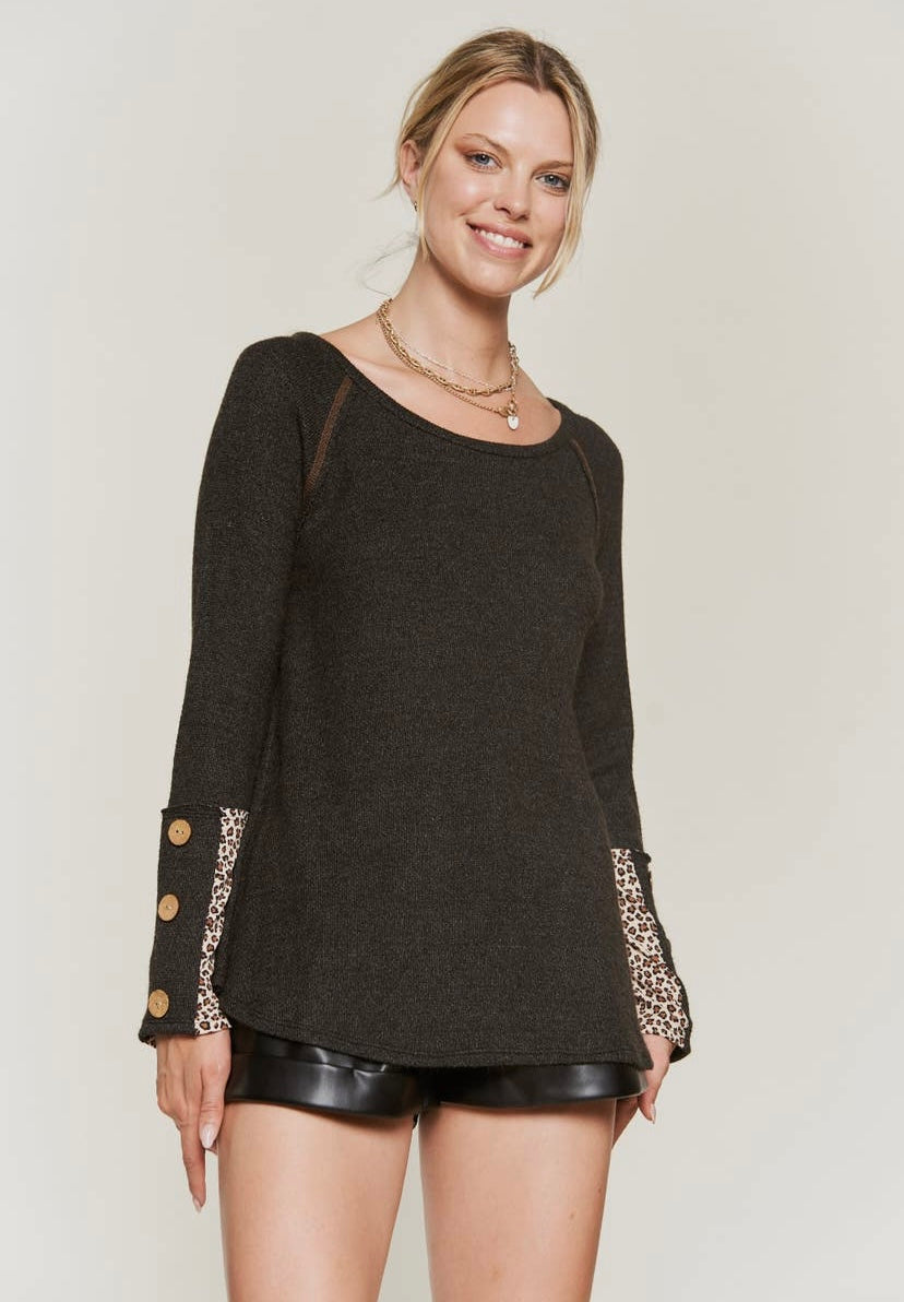 TUNIC WITH LEOPARD BUTTON TAB WRIST DETAIL