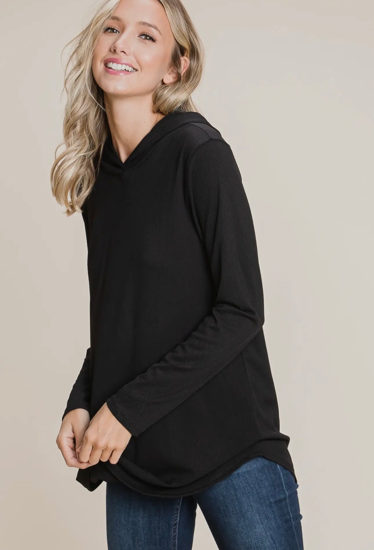 BLACK RIBBED HOODED TOP