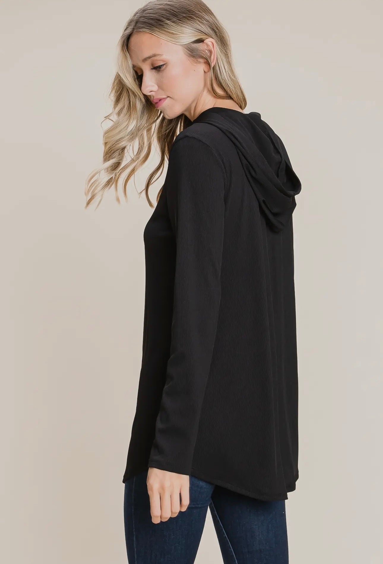 BLACK RIBBED HOODED TOP