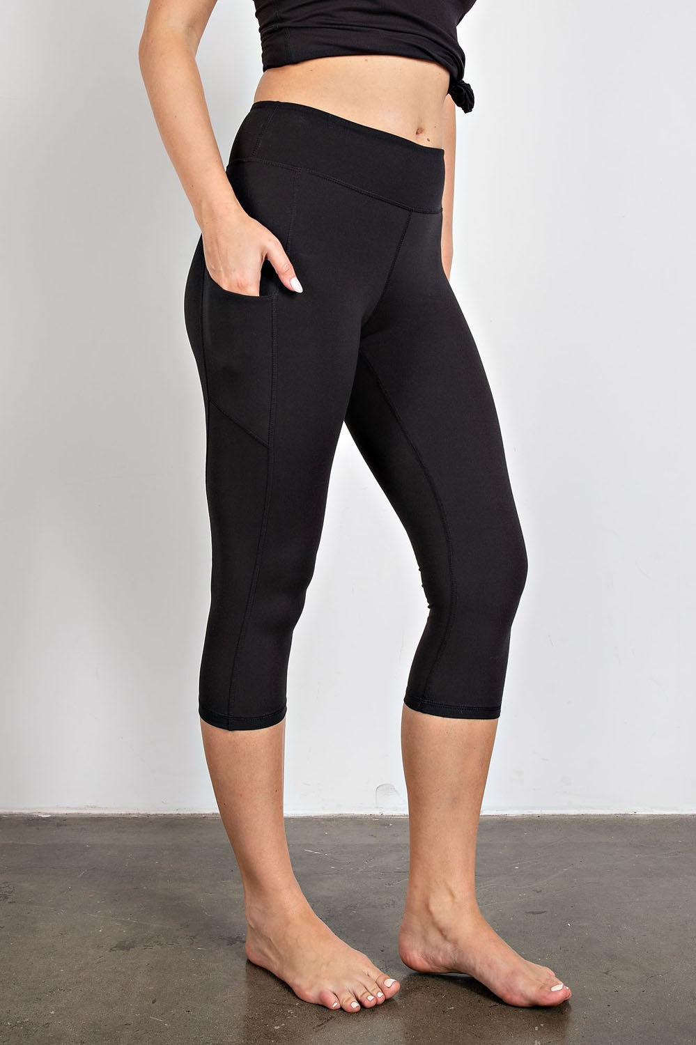 CAPRI LENGTH YOGA LEGGINGS WITH POCKETS (multiple colors available)