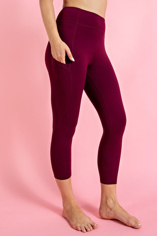 CAPRI LENGTH YOGA LEGGINGS WITH POCKETS (multiple colors available)