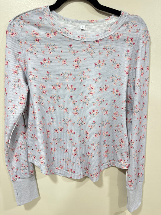 MICHELLE MAE FLORAL WAFFLE KNIT TOP WITH THUMBHOLES
