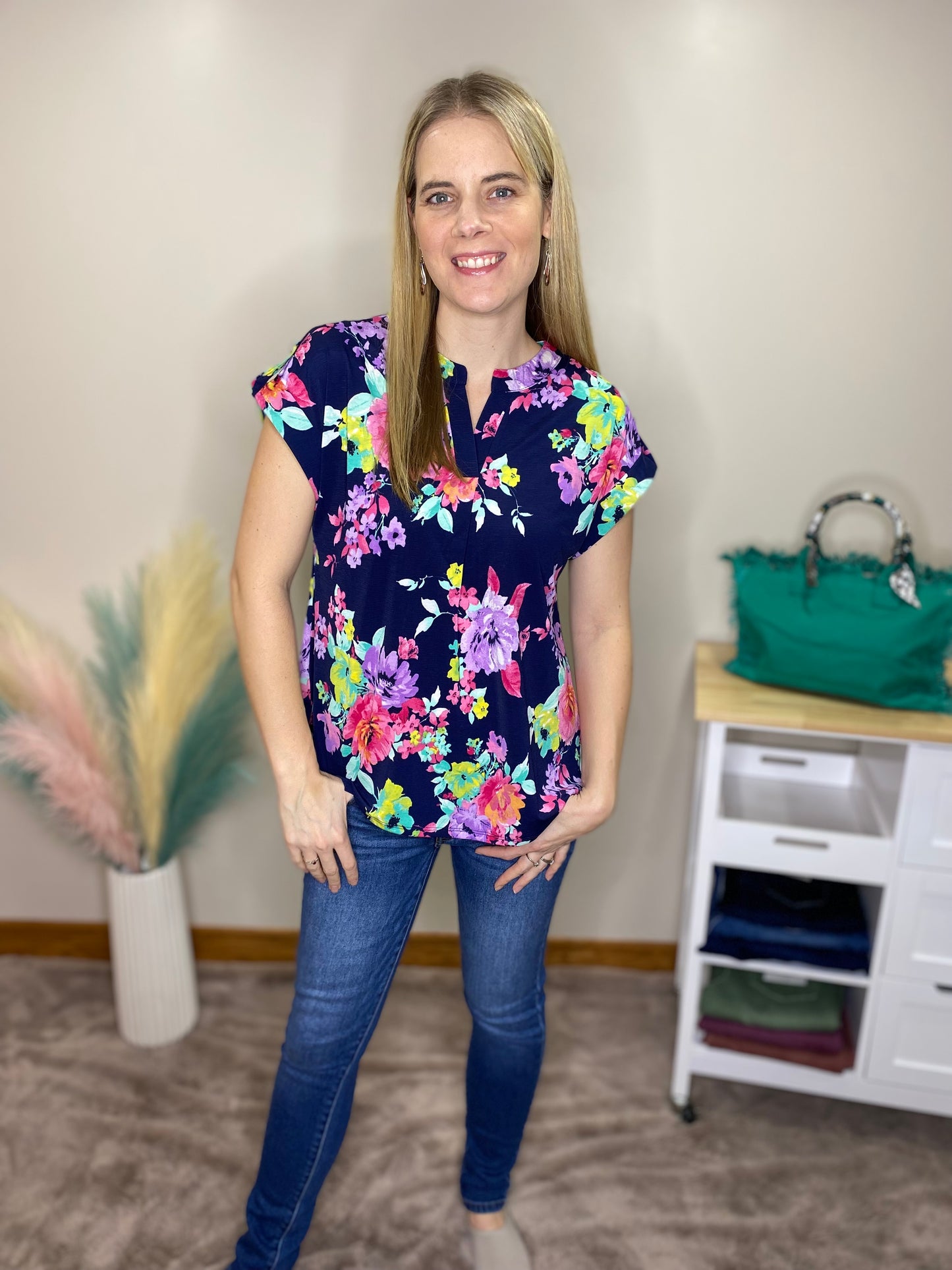 LIZZY NAVY FLORAL TOP