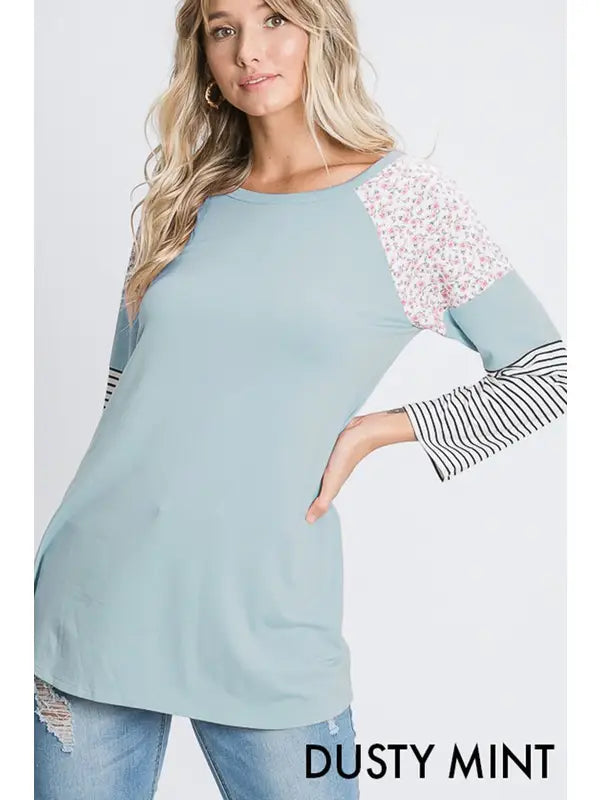 FLORAL AND STRIPE 3/4 SLEEVE TOP