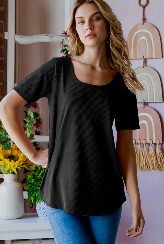 BLACK SOLID RIBBED TOP WITH DOLPHIN HEM
