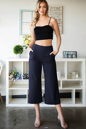 NAVY SOLID WAISTBAND WIDE LEG CAPRI PANT