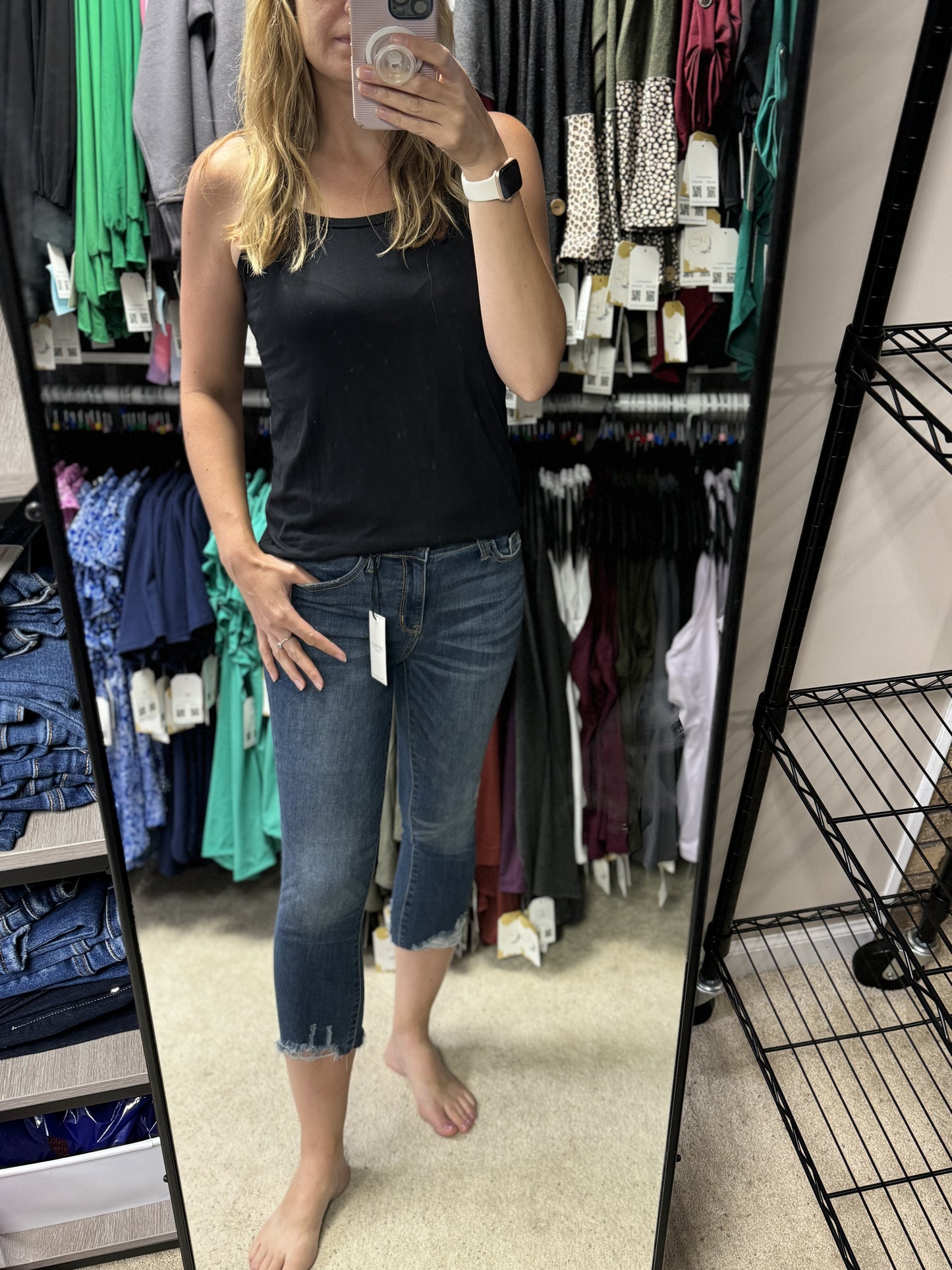 JUDY BLUE LIGHT DISTRESSED DENIM CAPRIS