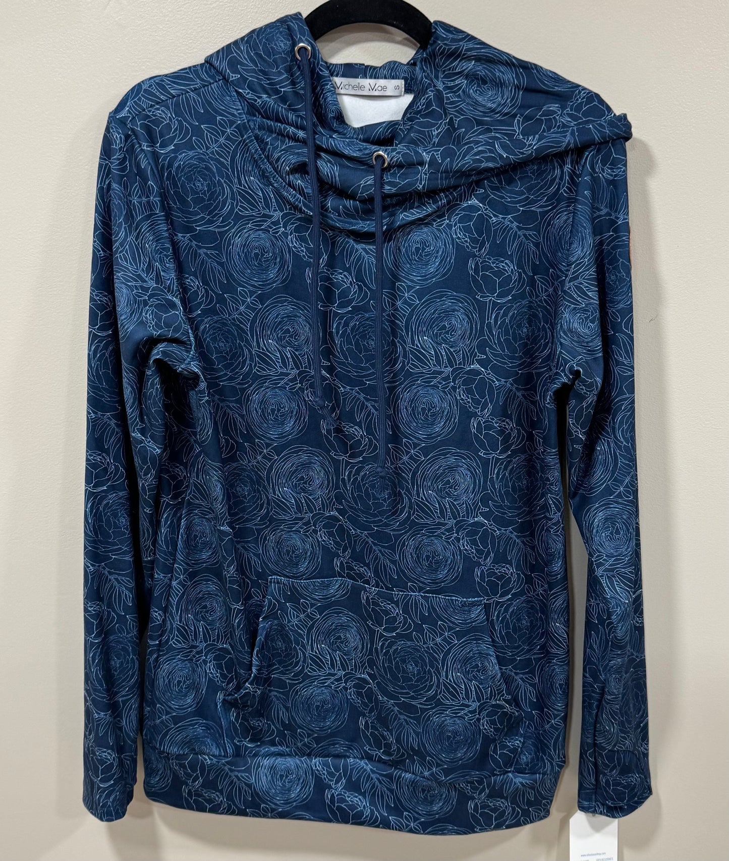 MICHELLE MAE SAPPHIRE FLORAL SCUBA HOODIE