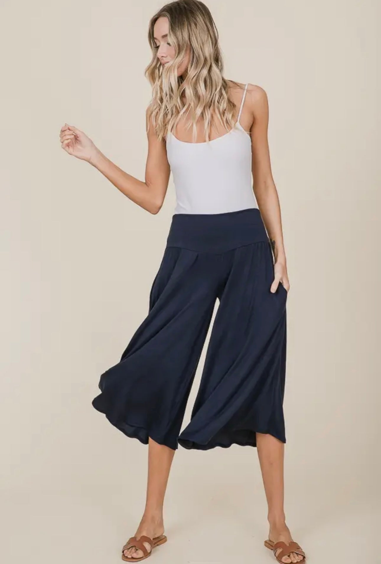 NAVY CASUAL CAPRIS