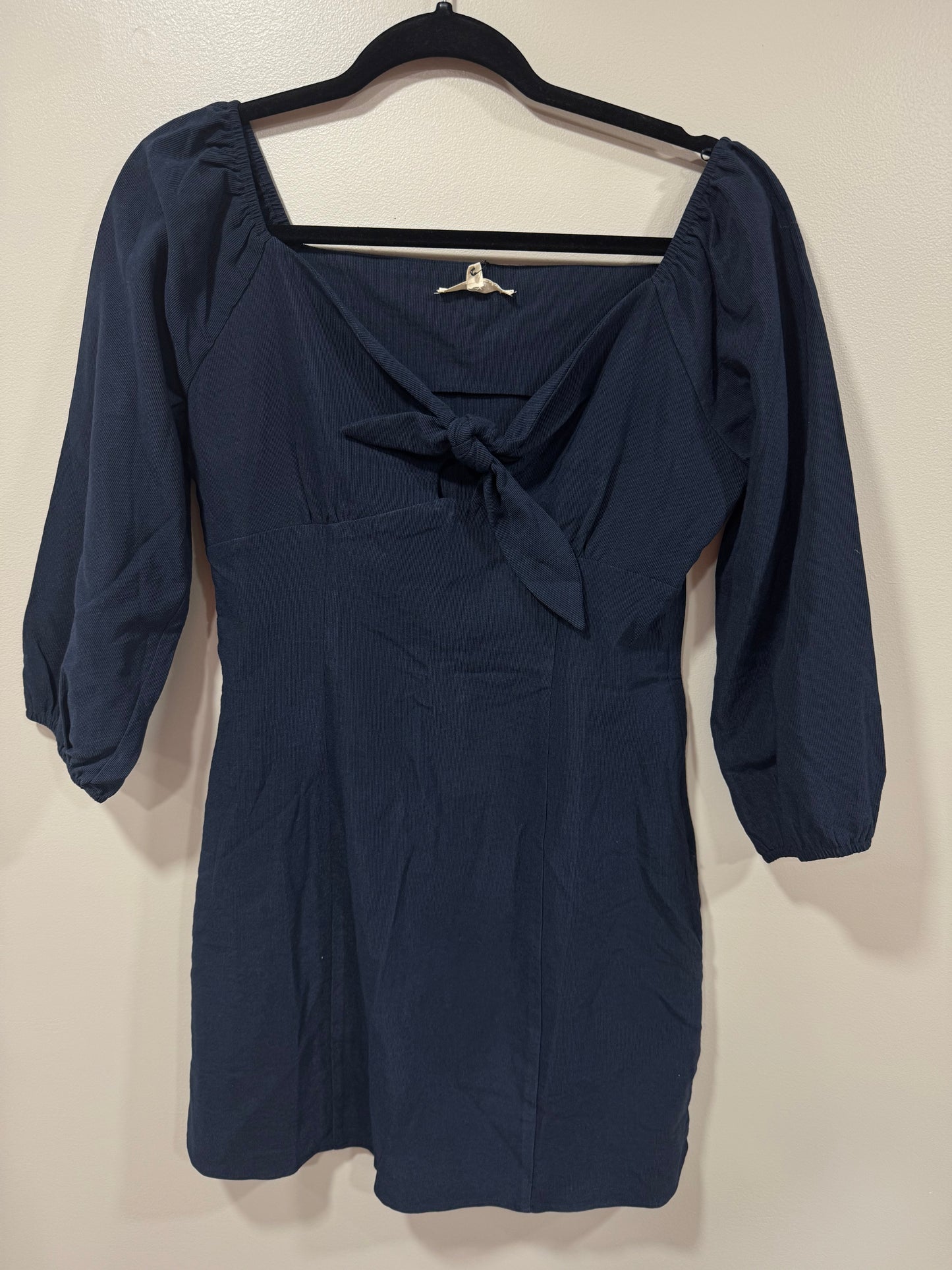 NAVY TIE FRONT DRESS SIZE MEDIUM