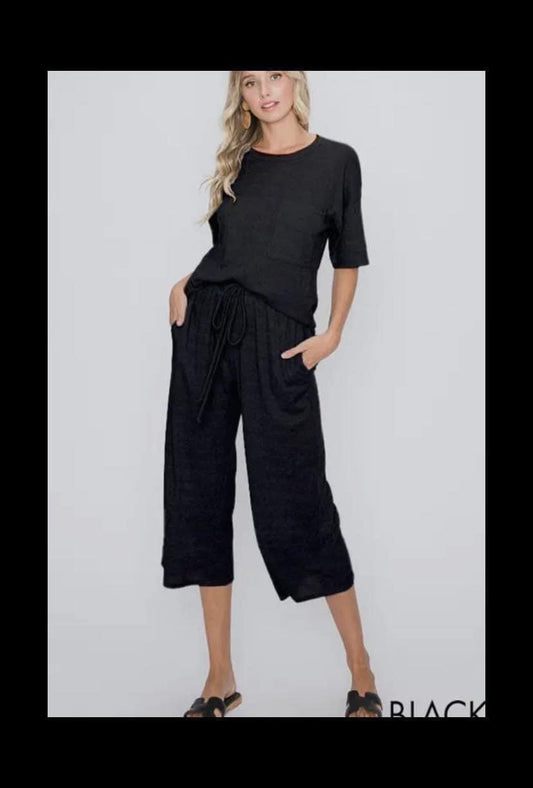 CROPPED BLACK LOUNGE PANTS WITH POCKETS